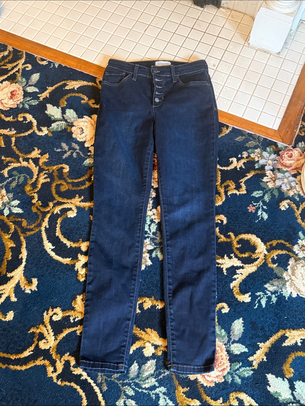 Crown & Ivy. Dark‎ Blue Women's Skinny Jeans - Classic High-Rise Style- worn 3x